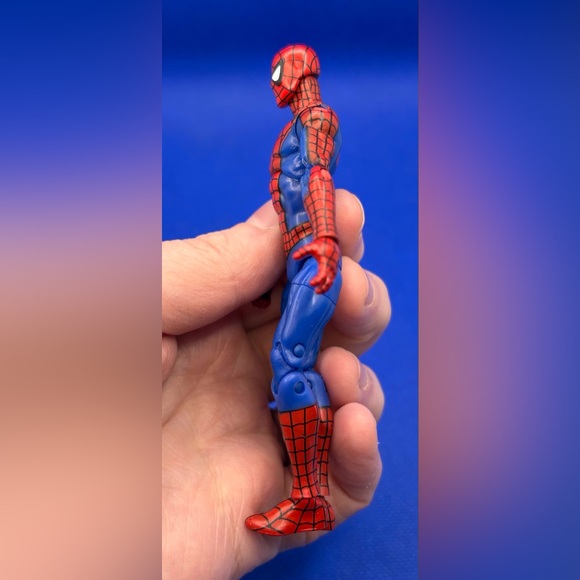 Marvel Spider-Man Action Figure 2010 - Picture 4 of 7